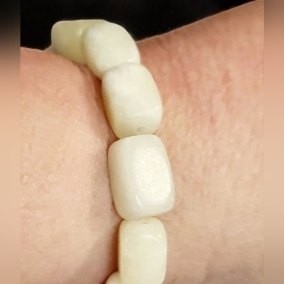 Womens Jewelry Cabochon White Irregular Stone Cross Bracelet - Picture 5 of 8